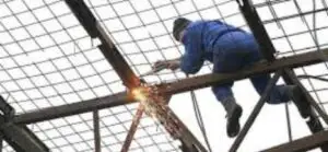 Producţia industrială a crescut cu 3,2% în primele opt luni