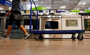 Concedieri masive la Electrolux