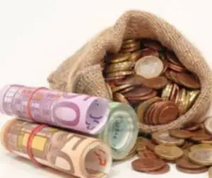Bloomberg: Monedele europene nu au fost afectate de prăbuşirea bursei chineze