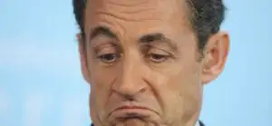 Trei din patru francezi nu îi vor candidaţi la prezidenţiale în 2017 nici pe Hollande, nici pe Sarkozy