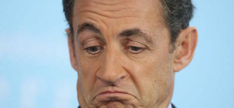 Trei din patru francezi nu îi vor candidaţi la prezidenţiale în 2017 nici pe Hollande, nici pe Sarkozy