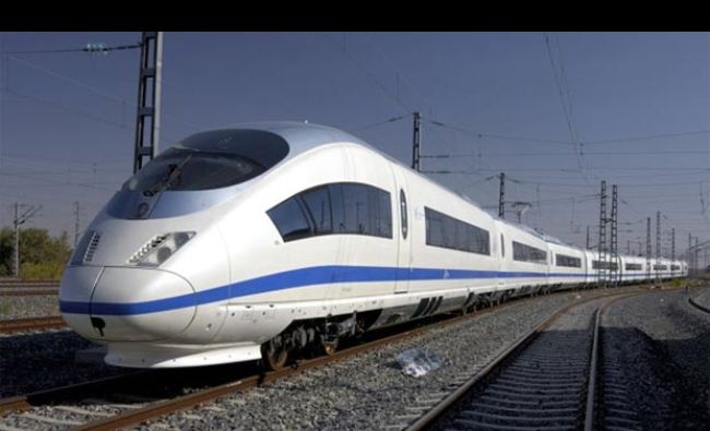 De ce nu circulă trenurile în România la viteză maximă
