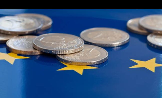 UE, excedent al balanţei comerciale de 64,2 miliarde de euro în 2015
