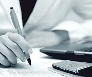 Evoluţii financiar-bancare şi bursiere