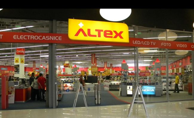 Altex România își continuă investițiile din fonduri proprii. Retailer-ul va inaugura cel puțin trei noi magazine