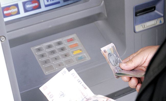 A rămas fără bani în cont! Ce a pățit un român când s-a dus la bancomat este incredibil