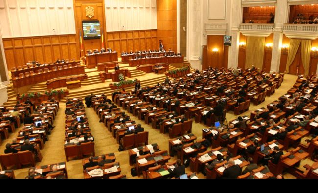 Parlamentul României: Femeile – mai active decât bărbații, neafiliații – mai harnici decât membrii de partid