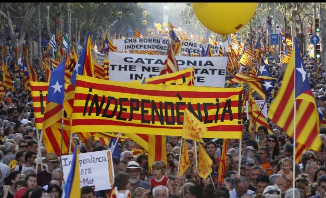 Peste o mie de firme şi-au mutat sediul social din Catalonia în această lună