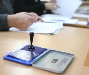 Guvernul a decis: Ştampila nu mai e obligatorie