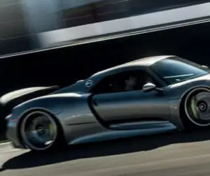 Porsche face angajări în România