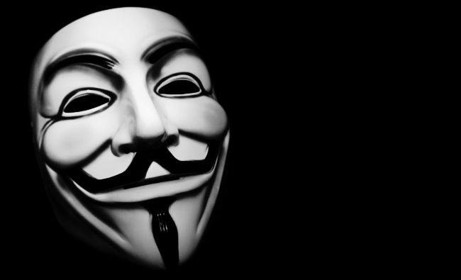 Gruparea Anonymous AVERTIZEAZĂ populația să se pregătească de un nou RĂZBOI Mondial!