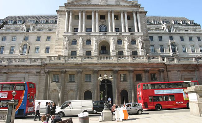 Banca Angliei relaxează cerinţele de capital pentru bănci