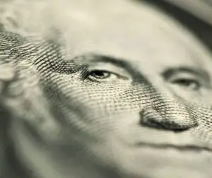 Moneda naţională s-a apreciat în faţa principalelor valute