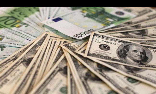 Curs BNR: Euro în scădere, lira și dolarul în creștere