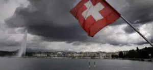 Îmbulzeală în gara din Zurich, provocată de distribuirea gratuită de bancnote de 10 franci