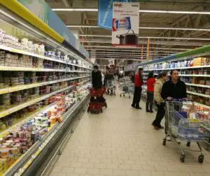 Afacerile din comerţul cu amănuntul au crescut, în primele 7 luni, cu 5,6%