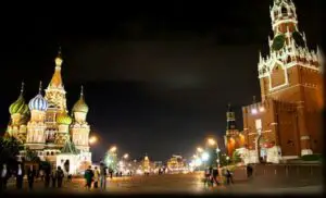 Britanicii care doresc să meargă în Rusia, sfătuiți să fie vigilenţi