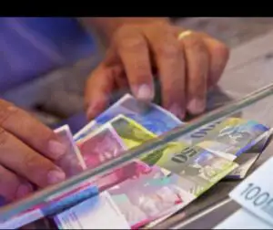 Plăţile refuzate de bănci au scăzut în iulie cu 6,2% faţă de luna precedentă