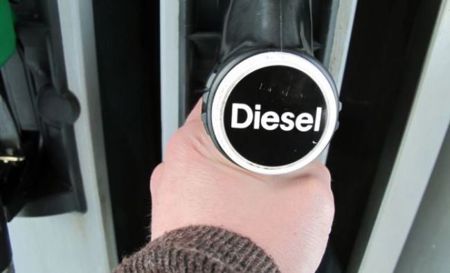 Prăpăd pentru cei care au mașini diesel! Suferință la pompa de alimentare
