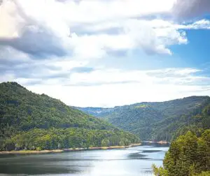Chinezii au cheltuit anul trecut aproape 150 miliarde de euro pe turism în străinătate