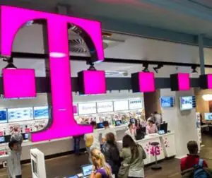 Telekom lansează două aplicaţii mobile pentru mămici