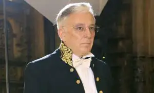 Salariul lui Mugur Isărescu a scăzut