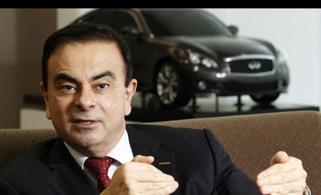 Renault a tăiat puternic din salariul directorului general Carlos Ghosn