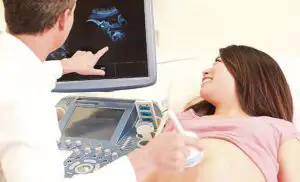 Cuplurile infertile vor primi 3.000 de euro pentru proceduri de fertilizare in vitro