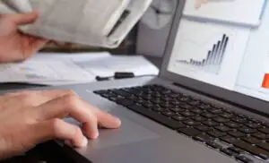 Companiile de stat, obligate să participe la licitațiile statului