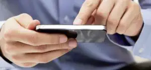 Un român consumă 167 MB, trimite 74 de SMS-uri și vorbeşte 251 de minute pe lună