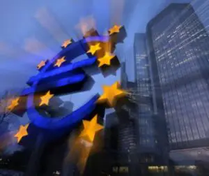 BCE ar putea majora finanţarea destinată creditorilor eleni