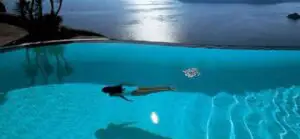 La job ca în vacanță! Hotelurile din Santorini fac angajări în România