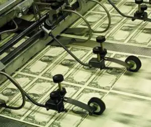 Tranzacţionarea dolarului, blocată pe o nişă indusă de Fed