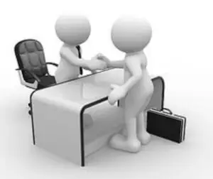 Se întorc băncile cu faţa spre client?