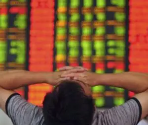 Pieţele financiare, în derivă în cea ce-a treia zi de devalorizare a monedei chineze
