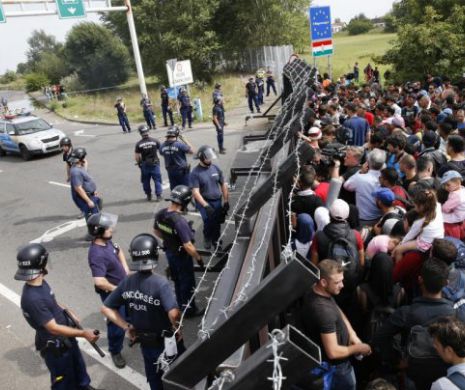 REVISTA PRESEI INTERNAŢIONALE – Frontiera dintre Ungaria şi Serbia s-a închis! O vor lua refugiaţii prin România? Grup de afgani prinşi de autorităţile române