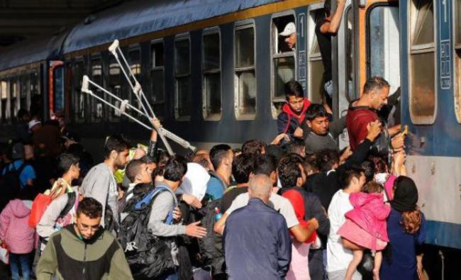 Primul grup de migranţi a ajuns în România din Grecia