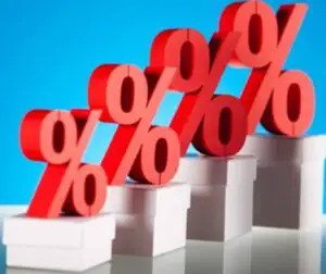 Creştere de 8% în servicii