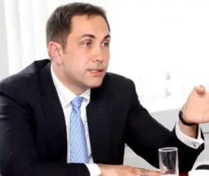 Clienții Băncii Feroviare pot suna pe mobil președintele și directorul general