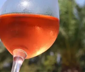 Vinuri rose și mâncăruri potrivite