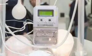 ANRE va stabili un calendar de implementare a contoarelor inteligente de măsurare a consumului de energie electrică
