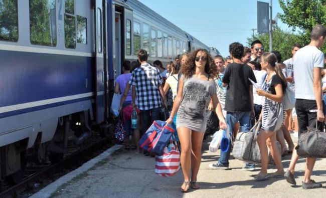 Numărul studenţilor care călătoresc cu trenul s-a dublat de la acordarea gratuităţii