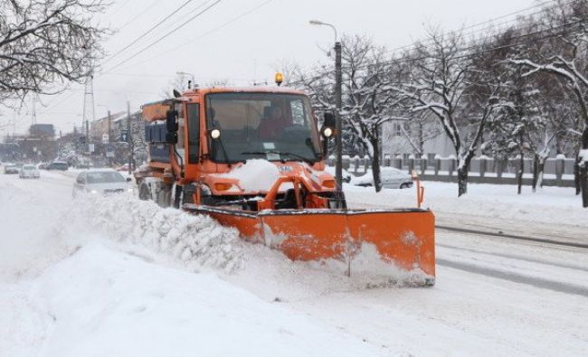 Situaţia drumurilor din România după ninsoarea de aseară. Compania de Drumuri atrage atenţia!