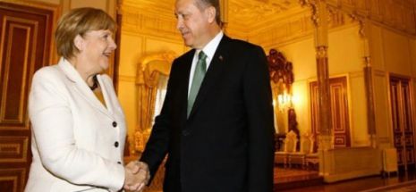 REVISTA PRESEI INTERNAŢIONALE – Turcia, tot mai aproape de Uniunea Europeană
