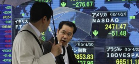Navigând prin haosul pieţelor financiare din Asia