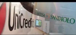 UniCredit și Intesa Sanpaolo dezmint informațiile privind o posibilă fuziune