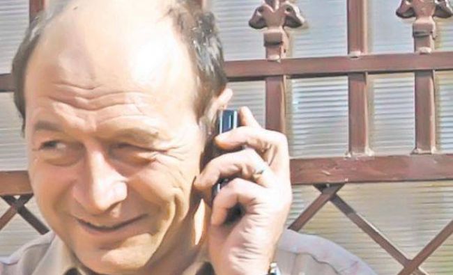 Băsescu: „Am primit peste 1.000 de telefoane, vreau să vorbesc cu toţi cei care mă sună”