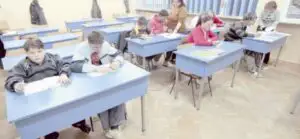 Cât ne costă abandonul școlar?