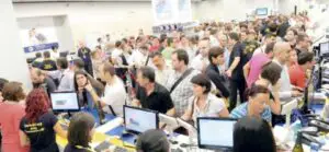 Câţi bani sunt dispuşi românii să aloce pentru cumpărăturile online de Black Friday