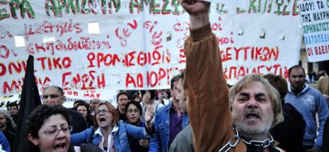REVISTA PRESEI INTERNAŢIONALE – Încep din nou tensiunile în Grecia